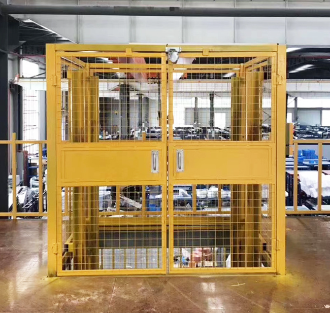 集美智能导轨式升降机亮相